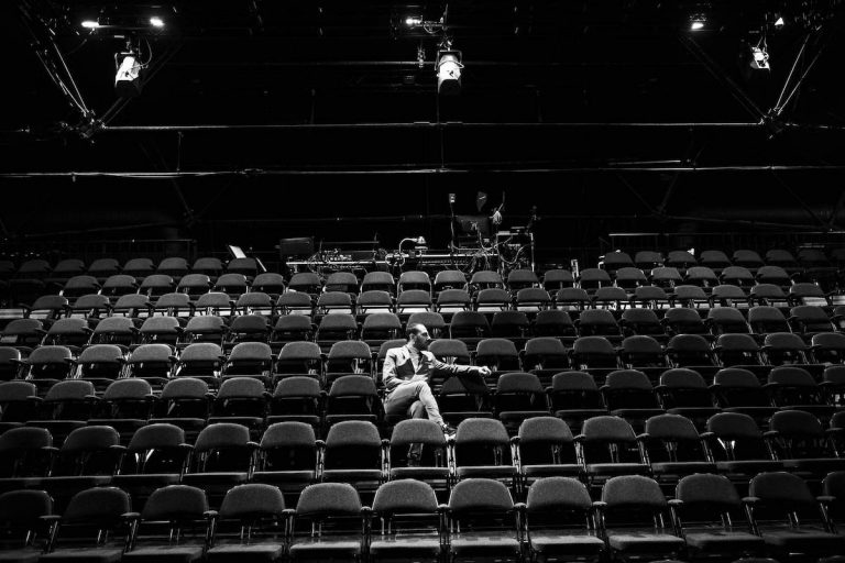 Sargun Oshana - Teater Republique